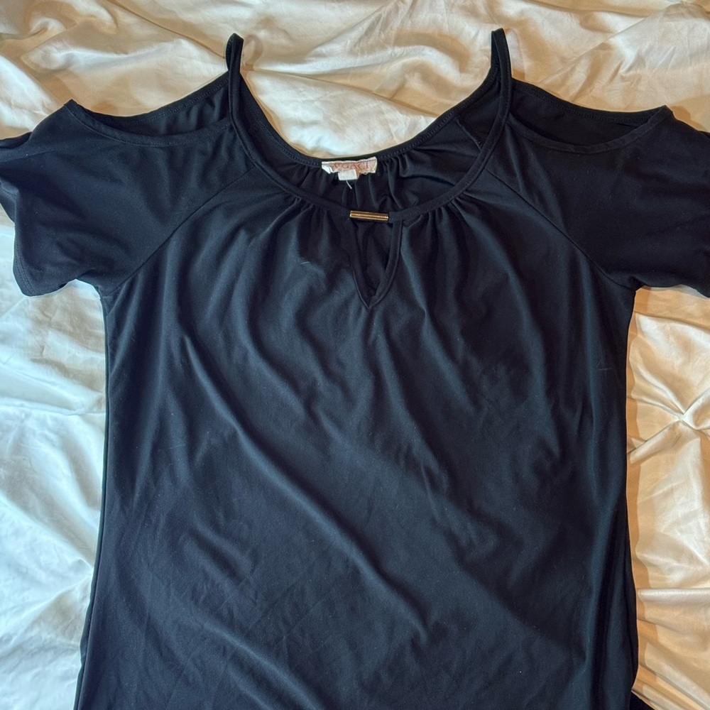 a'gaci Black Cold Shoulder Blouse